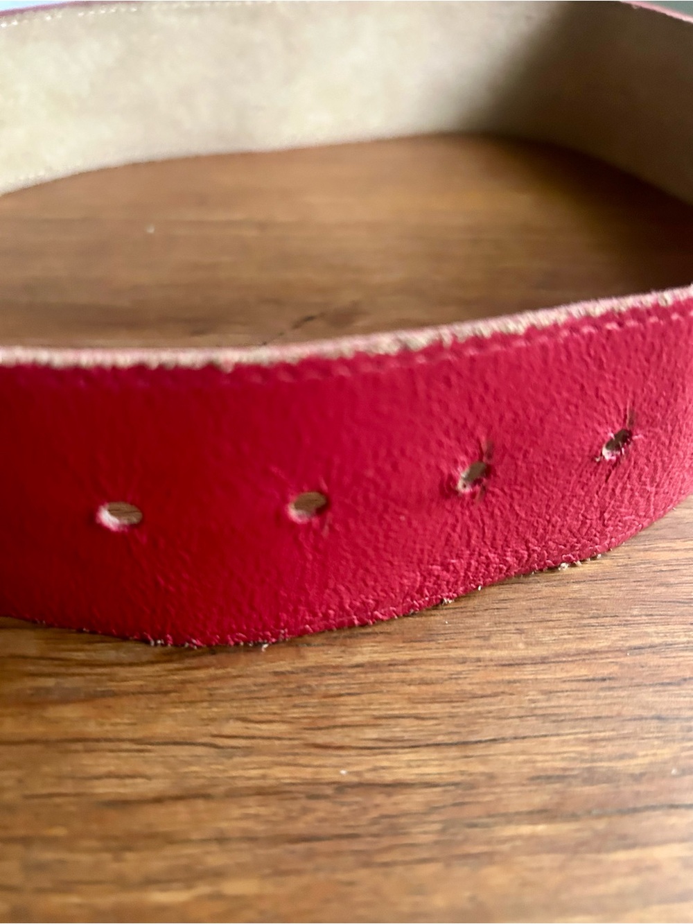 Authentic vintage Au Coton red leather belt, proudly made in Canada. - Picture 7 of 11